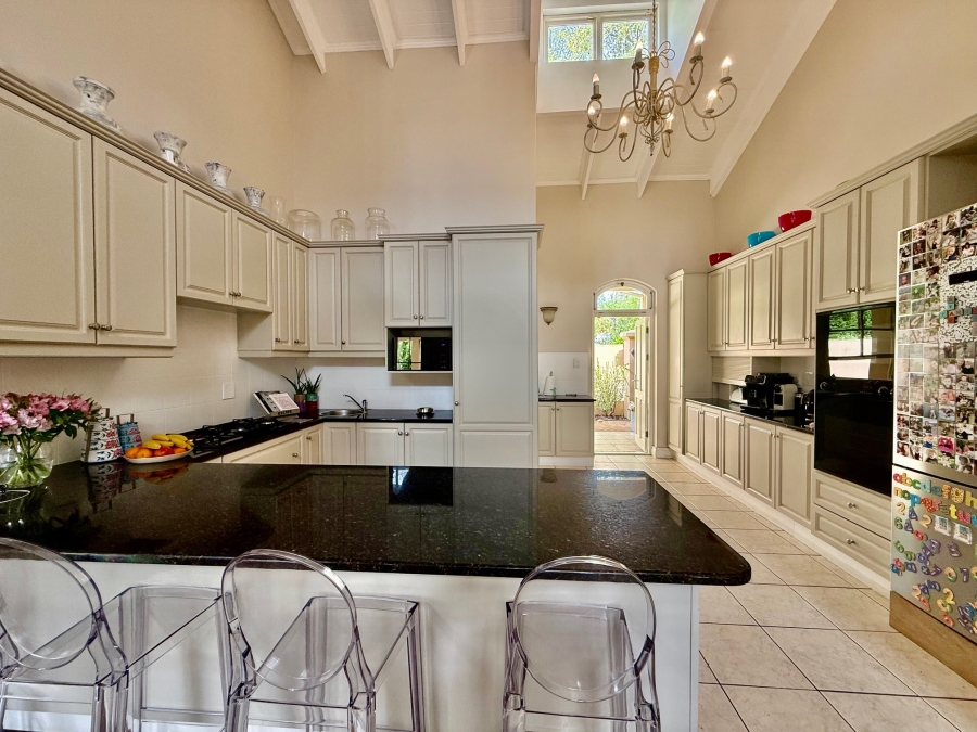 To Let 4 Bedroom Property for Rent in Constantia Western Cape